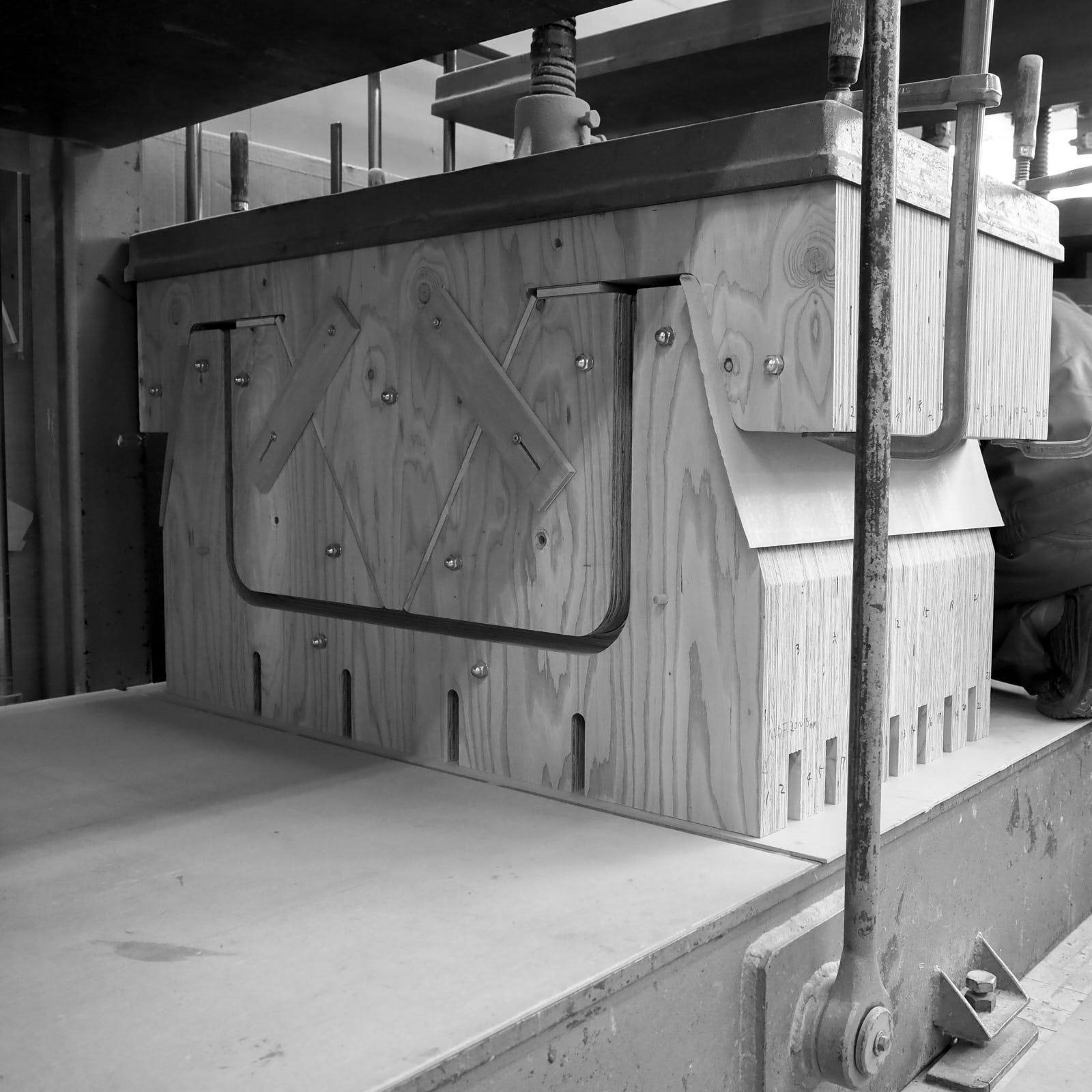 Process of Indsande - daybed, table & stool